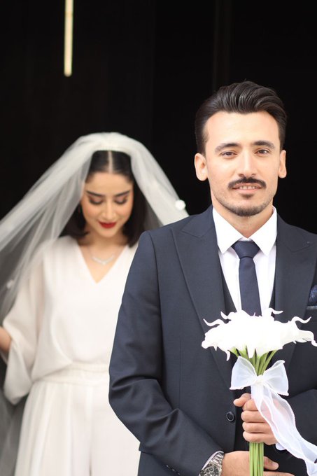 VirtualsAddict's tweet image. از عروس خانم کاشف ب عمل می آورند که:
ملاک انتخابت عشق بود یا پول
گفت هیچکدوم
سایز
همین