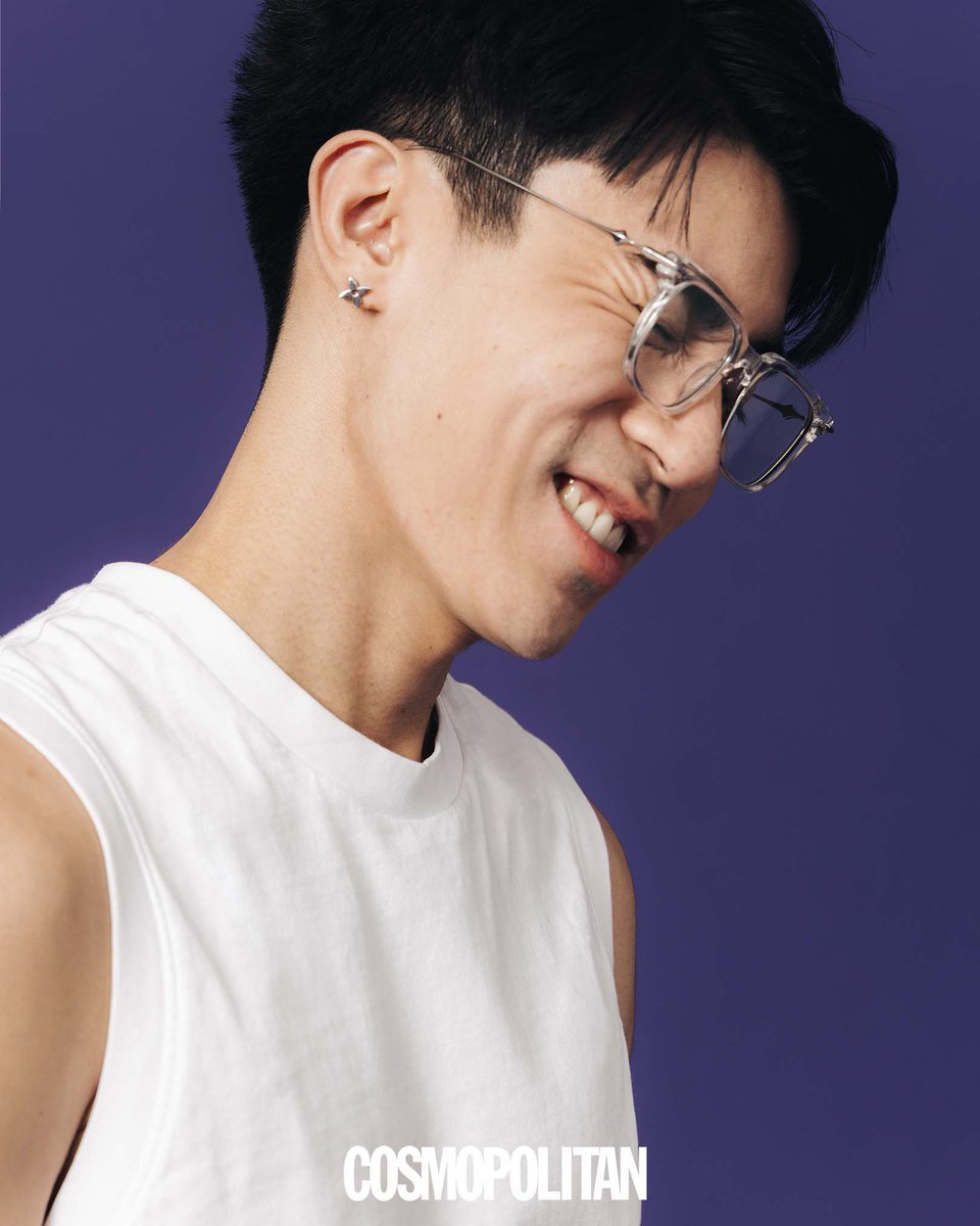 jellyzens's tweet photo. GETS NA GETS BA!

What's the best way for someone who has a crush on you to get your attention, though?

Brent: Maybe, ignore me. [laughs] Because the more that you talk to me or
acknowledge me, mas hindi ko napapansin. But if you try to ignore me, parang, 'Why isn't she minding me?' That's when I notice.

ACCCCCKKKMM😩