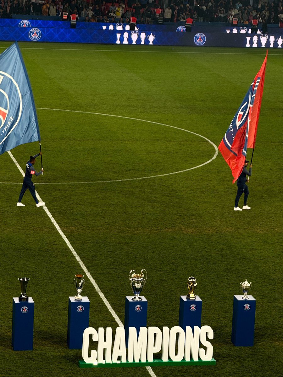 MookieBarbu's tweet photo. Cette photo est incroyablement historique. https://t.co/a74R198P3c