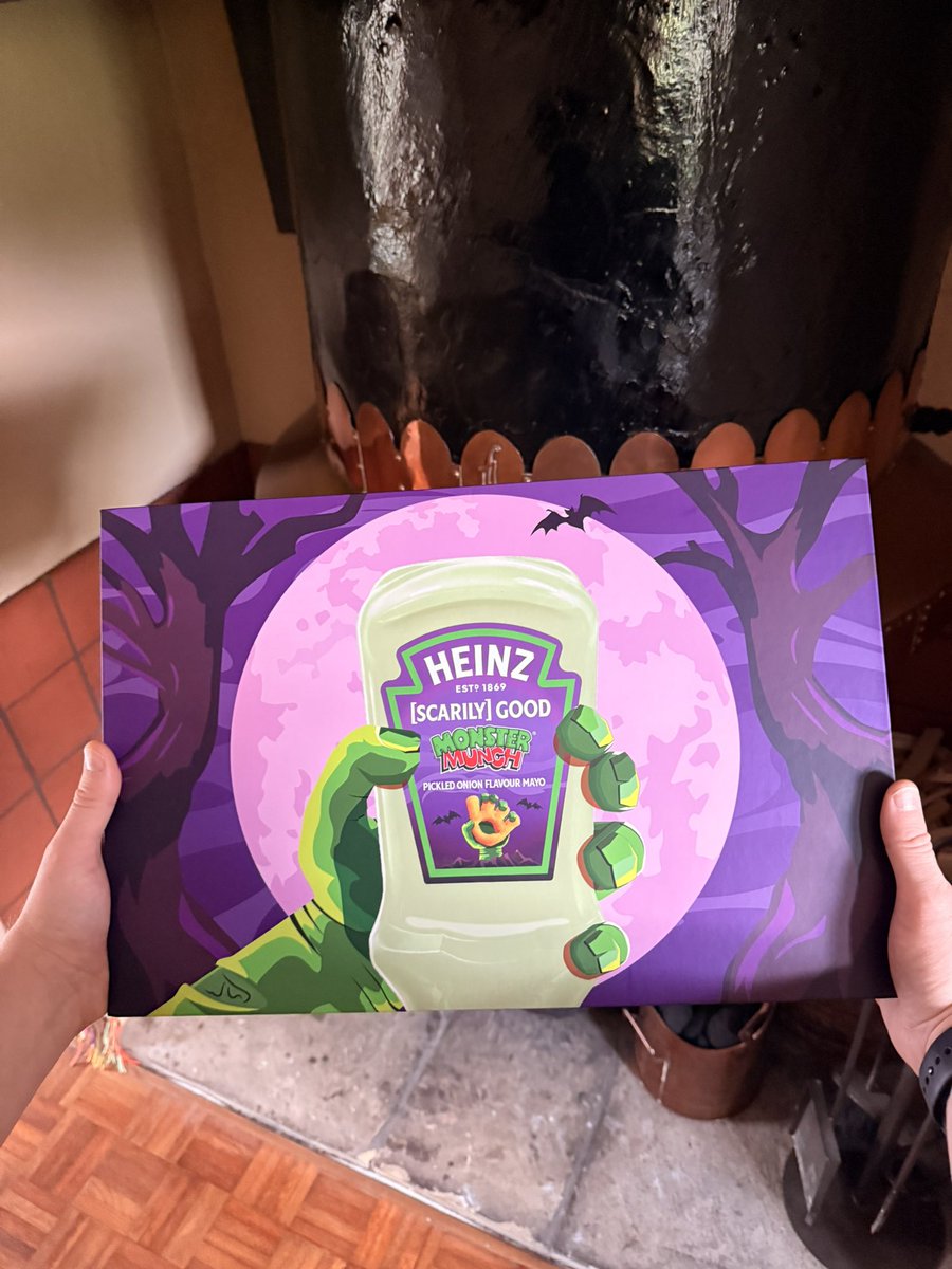 All_Things_New_'s tweet image. [Gifted] It’s back! 🪦🧟 Heinz Scarily Good Monster Munch Mayo 🦇 Grab some for spooky season now @HeinzUK @walkers_crisps #heinz #mayo #monstermunch #crisps #wellthisisnew #gifted
