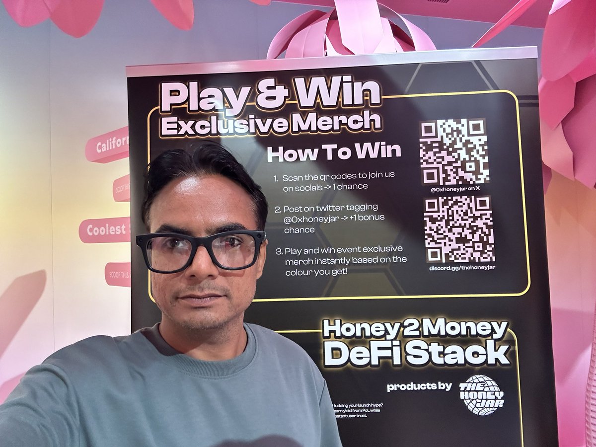 0xacryptoverse's tweet photo. Visited @0xhoneyjar at #TOKEN2049 https://t.co/YlGGGClI59