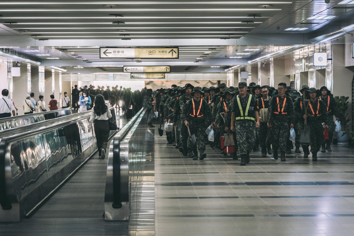 MoNDefense's tweet image. A special train carrying troops for disaster relief has arrived in Hualien.

#ROCArmedForces 
#ContinuedSupport 
#DisasterRelief