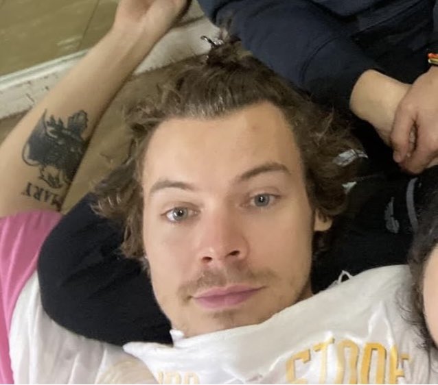 sonnyangelrry's tweet photo. hello world i’m 15 minutes old https://t.co/cN7nlS9z07