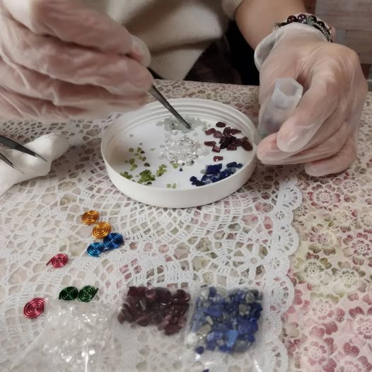 tsukiko_orgo's tweet photo. 🌟世界に一つ！オルゴナイト制作体験🌟
群馬で世界に一つのオルゴナイト作りませんか？✨

豊富なモールド、誕生石、金属パーツから選べて手ぶらOK！

初心者さん・お一人様も大歓迎！夢中になれる特別な時間をぜひ😊
気になった方はお気軽にDMください💁✨
#tsukiko0818
#高崎 #群馬
#オルゴナイト https://t.co/Pd84XCCNs9