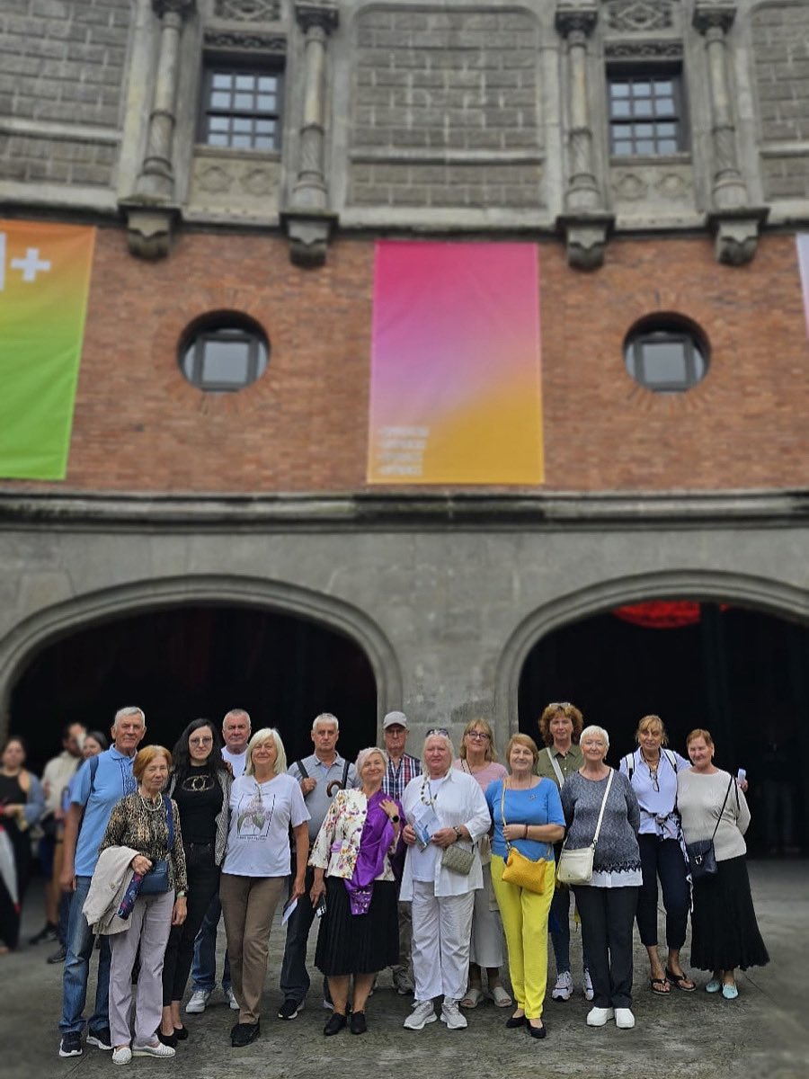 Visita cultural guiada: “My House Is Your House” de Chiharu Shiota en <a href="/AzkunaZentroa/">Azkuna Zentroa - Alhóndiga Bilbao</a> 
para personas refugiadas, migrantes

!!Ver que la creatividad puede ser refugio, espejo y puente!!