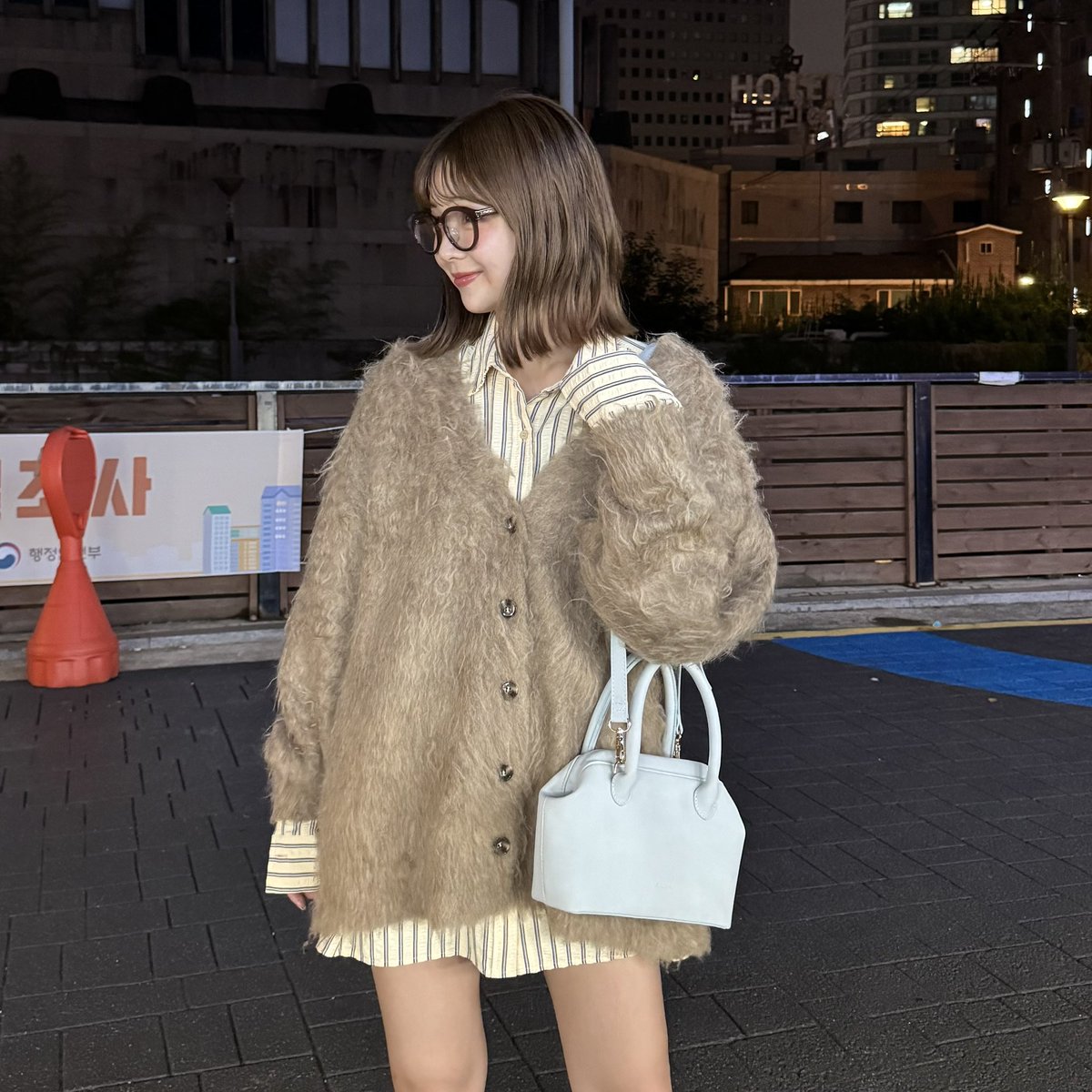 _yuzuki22_'s tweet photo. シャツにシャギーニットを
レイヤードするのさすがに可愛すぎるかも。 https://t.co/25671YrWlr