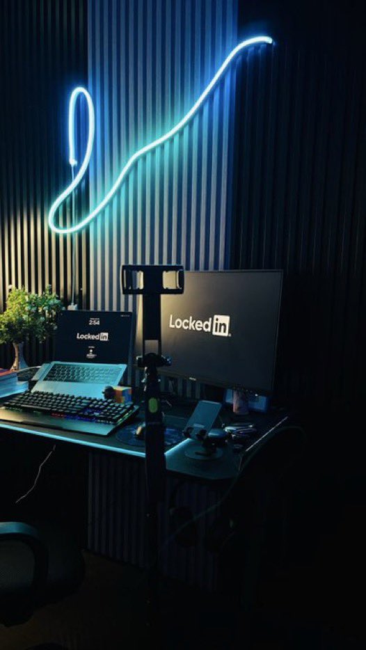 0xastra101's tweet image. Gm CT

Hôm nay lock-in nghiên cứu @brevis  ZK coprocessor mở quyền truy cập lịch sử on-chain và tính toán verifiable ngay trong hợp đồng, không cần tin indexer hay operator. Pico zkVM mang tốc độ + linh hoạt; coprocessor cắt mạnh chi phí re-compute onchain. Con số…