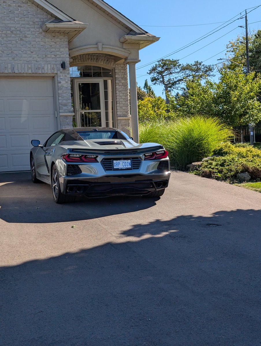 BrandonBerkmor1's tweet photo. @dom_kwok @easya_app This car was parked at my neighbor's house the other day .. no joke zoom in on the plate! I had to stop and take a second look. https://t.co/iQZ7L4V23r