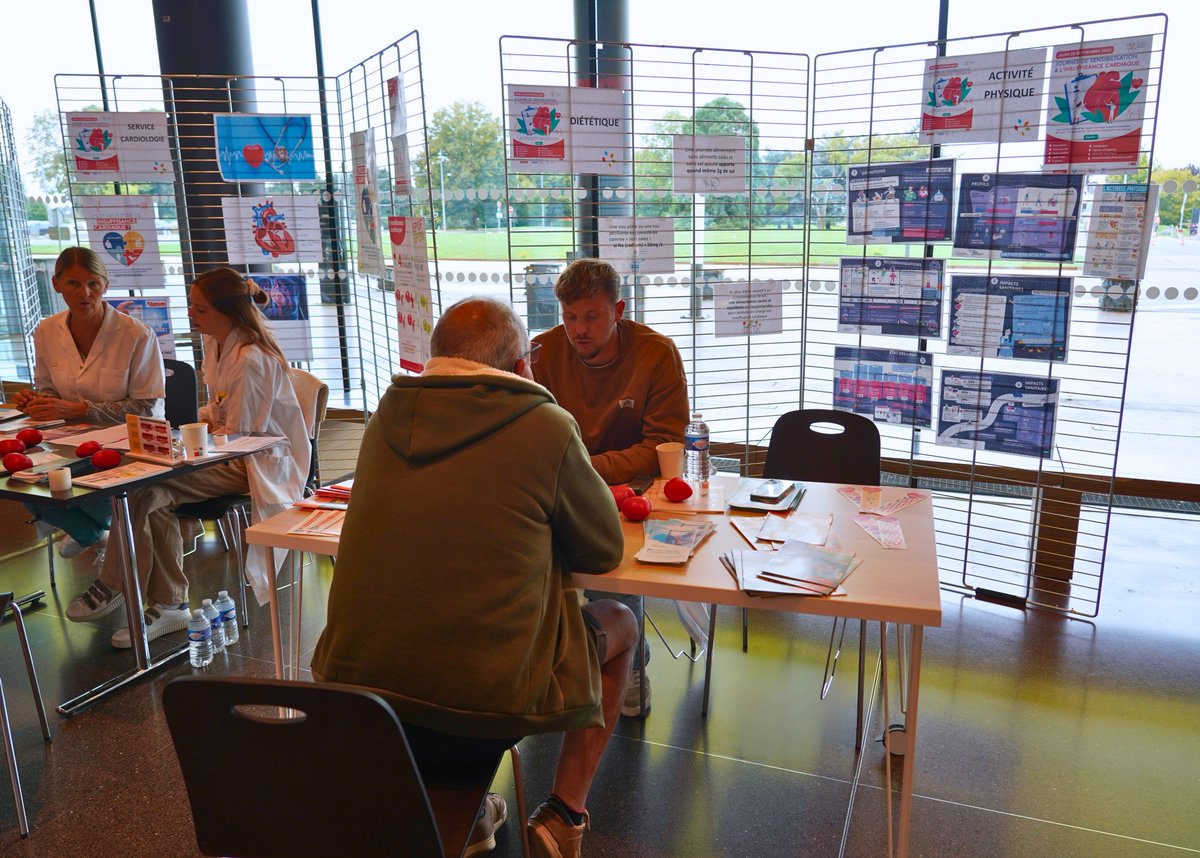 🫀 Sensibilisation à l’insuffisance cardiaque au CH de Douai : les équipes et partenaires mobilisés pour informer et prévenir — cardiologie, diététique, activité physique, santé publique, PRADO, FFC, Maison Sport Santé du Douaisis…

💙 Ensemble pour la santé du cœur.