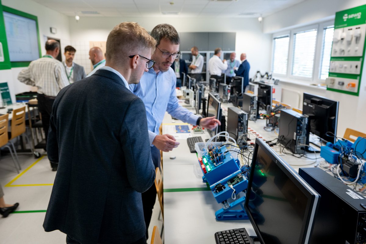 FEKT VUT v Brně tweet media