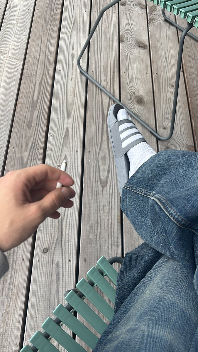 mercylessmastr's tweet photo. Wanna eat my cigarette butt?😂

#findom #cashmaster #socks #feet #footfetısh #SAINTLAURENT #gay #bi #cashsklave https://t.co/Ft8GqbZVm6