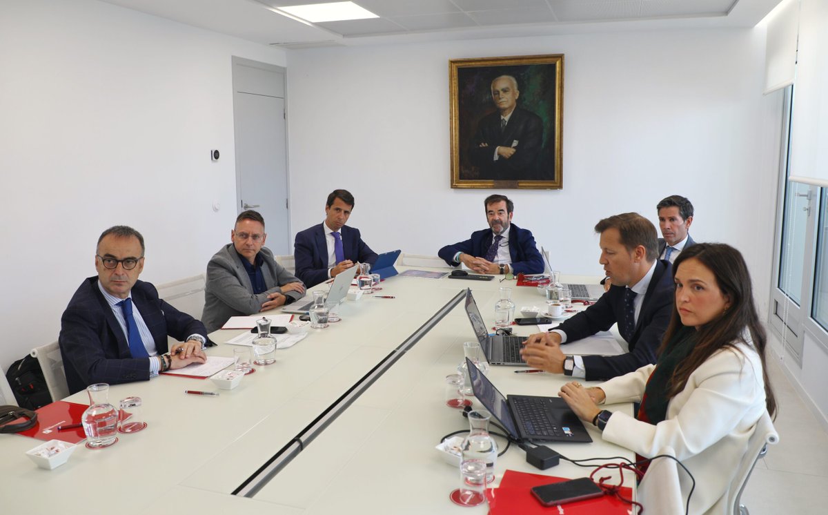 📑🤝 El Consejo General de la Abogacía y el Colegio de <a href="/Registrador_es/">Registradores de España</a> celebraron la primera reunión del Comité de Seguimiento del convenio firmado el 3 de septiembre, para impulsar el acceso de la Abogacía a la sede electrónica registral.

abogacia.es/actualidad/not…