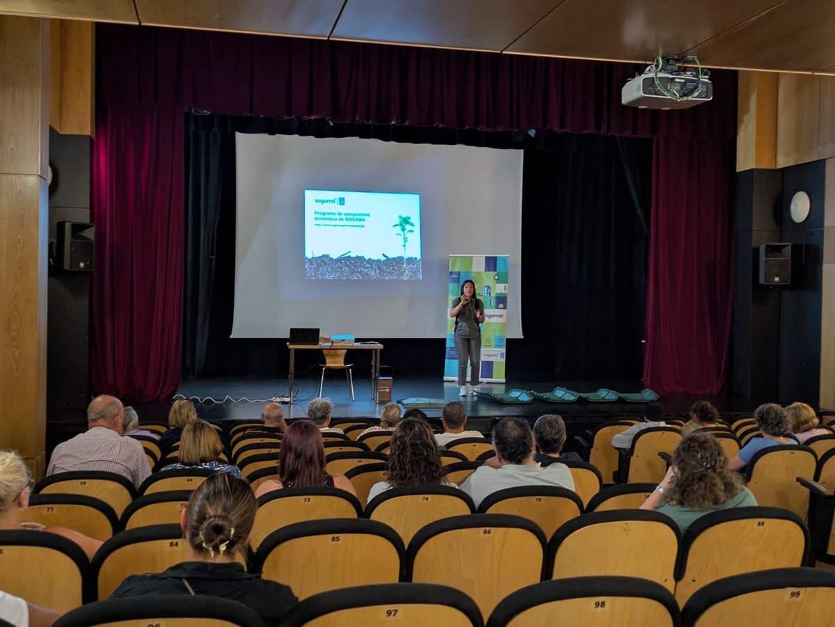 SogamaXunta's tweet image. 🌱 Máis de 1.300 veciños formáronse con #Sogama en #compostaxe no 1º semestre do ano.
♻️ Separar a orgánica para convertela en abono natural supón aforro ambiental e económico.

👉 sogama.gal/gl/noticia/mai…

#AbonoNatural #Reciclaxe #medioambiente
