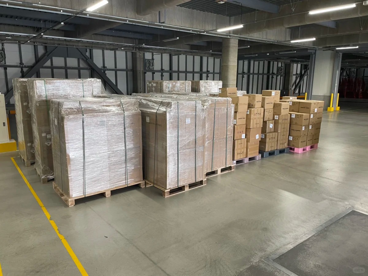 _chinastar_'s tweet photo. 海外倉庫の入出庫日常
越境ECやAmazon出荷で毎日フル稼働中！

#日本海外倉庫 #AmazonFBA #越境EC #国際物流 #輸入ビジネス #ECビジネス #ネットショップ #物販ビジネス #海外倉庫 #倉庫業務 #入出庫 #物流サービス #副業 #Amazon販売 #コンテナ輸送 #倉庫作業 https://t.co/pIr0IYOJTE