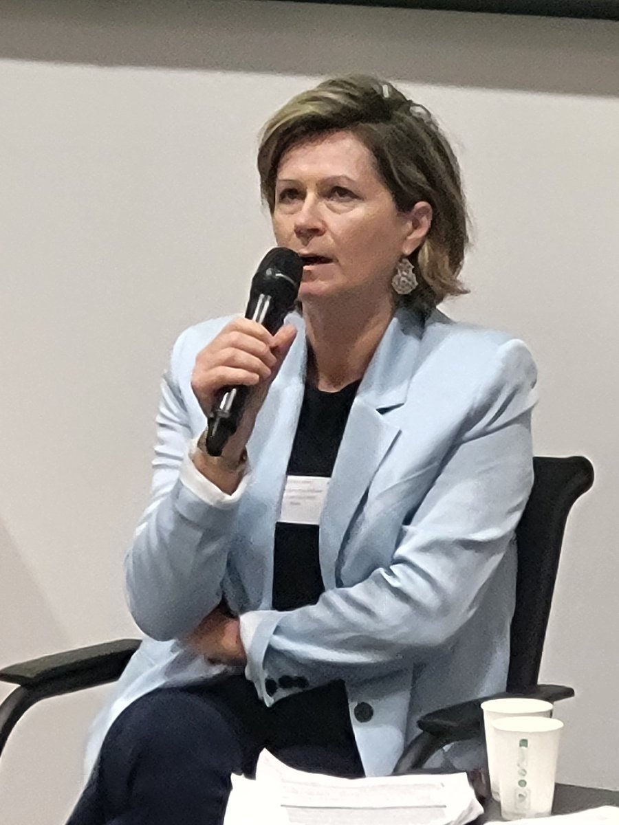lacoopagricole's tweet photo. #MatinalLCA 1ère table ronde
« Négocier » dans un contexte où l'évolution du cadre juridique est incertaine.
Avec les interventions de : 
✔️ @ac_loisier, sénatrice
✔️ Thierry Dahan, médiateur des relations commerciales agricoles
✔️ Jean-Marie Lebris, Directeur PGC de #Laita https://t.co/WVaEn3Jots