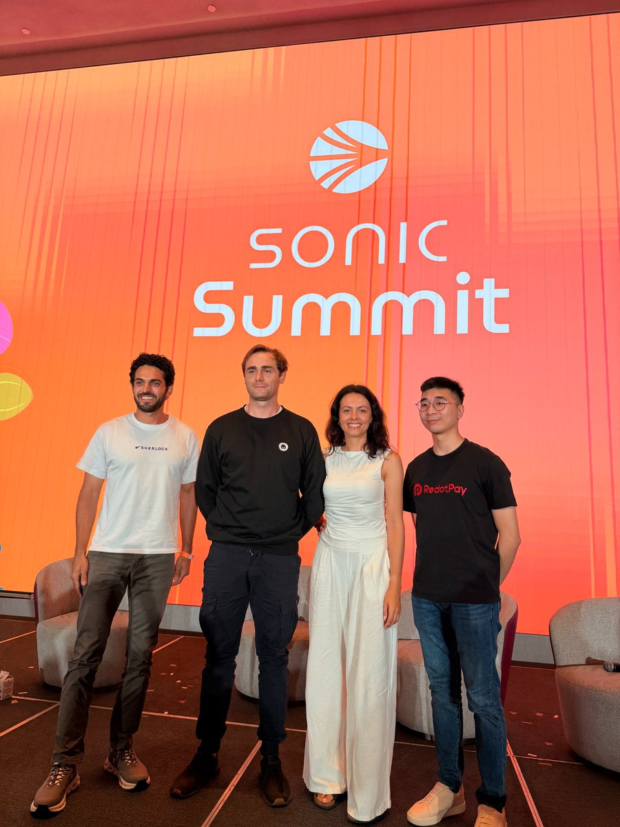 SubQueryNetwork's tweet image. Thanks for having us at the incredible @SonicLabs Summit 🧡

Amazing conversations, sharp questions, and serious momentum in the room.
