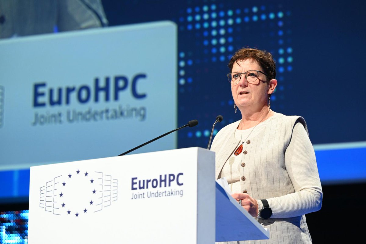 EuroHPC_JU's tweet photo. 📌Meet & Greet Space reminder❗
During the #EuroHPCUserDays, visit the Salon area to meet:
📆Today: AI Factories (#AIFs) and @EuroHPC_JU Hosting Entities
📆Tomorrow: EuroHPC projects & Centres of Excellence
👉Learn about their activities, explore & ask your questions! 🗣️ https://t.co/RlQEU9KDZb