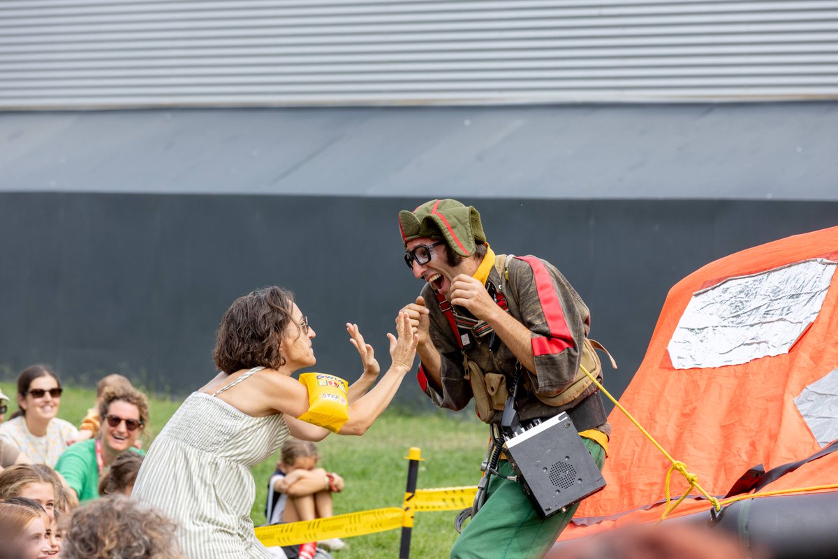 🎉 Banaba Flup de StreetFools guanya el Premi FiraTàrrega 2025 a la Millor Estrena d’Arts de Carrer
🤡 Un espectacle de clown i humor sobre el canvi climàtic i l’alegria com a actitud vital.
#FiraTàrrega #StreetFools #ArtsDeCarrer #ArtsEscèniques #Tàrrega

Foto: Núria Boleda
