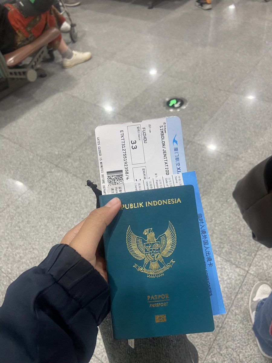 confuuusedd's tweet photo. and all funded by uni and the gov🇹🇭🇯🇵🇨🇳

all glory only to Him!🤍 https://t.co/MZGeou19Tn