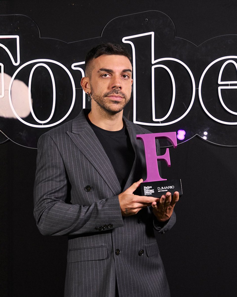 VizzAgency's tweet photo. Orgullosos de nuestros talentos premiados en los @Forbes_es Best Content Creators 2025:

🏆@nilojeda – Best Content Creator of the Year
🏆@DjMaRiiO – Best Streamer https://t.co/CUU2vFhs1J