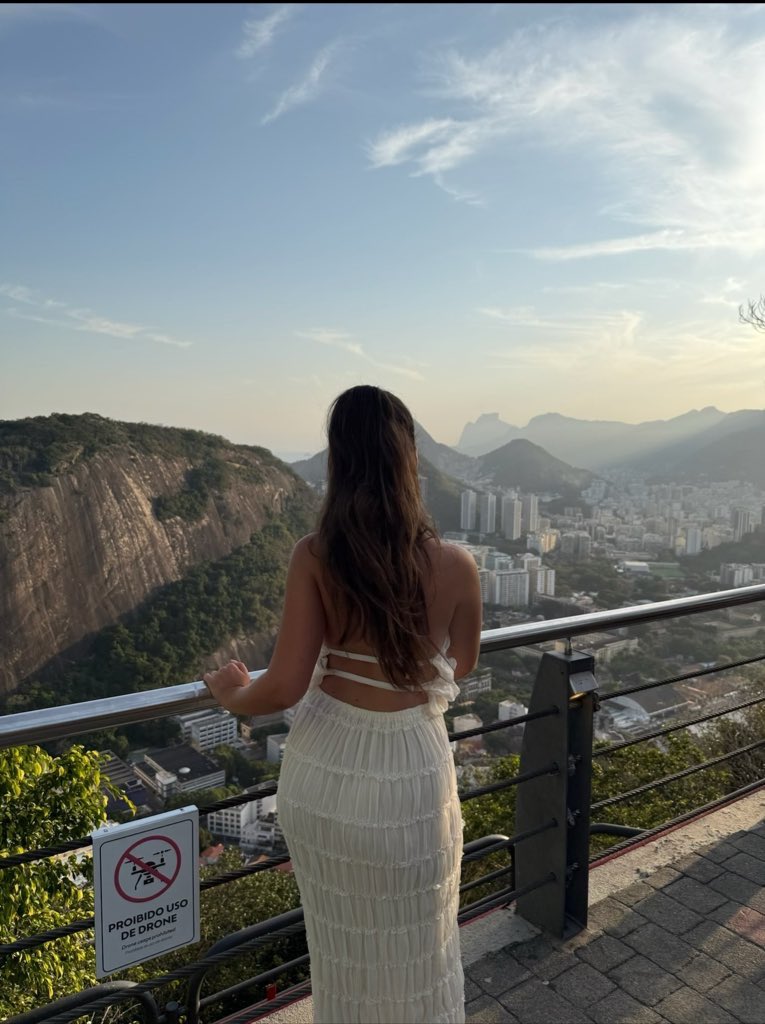 elisaamss's tweet photo. Rio mon amour https://t.co/cJo8ZxriAU