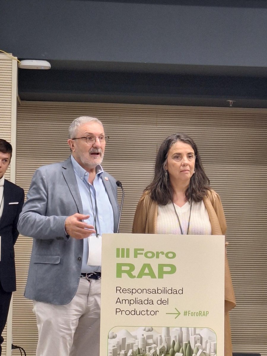 Ec_Circular's tweet image. 🤝 Participación destacada de la @Ec_Circular con:

🗣️ Ángel Fernández, Presidente
🗣️ Nuria Garrido, Secretaria del Patronato
🗣️ Manuel Guerrero, Director

Su implicación reafirma el compromiso con una economía circular alineada con las nuevas políticas europeas 💡

#ForoRAP