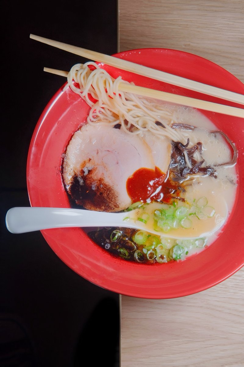 El ícono global del ramen, Ippudo ,  desembarcó en territorio español con su primer local ubicado en Barcelona, trayendo consigo la auténtica receta que popularizó este plato en todo el mundo desde su fundación en Fukuoka en 1985
 👉losfoodistas.com/ippudo-barcelo…
📸 Godo Chillida ©