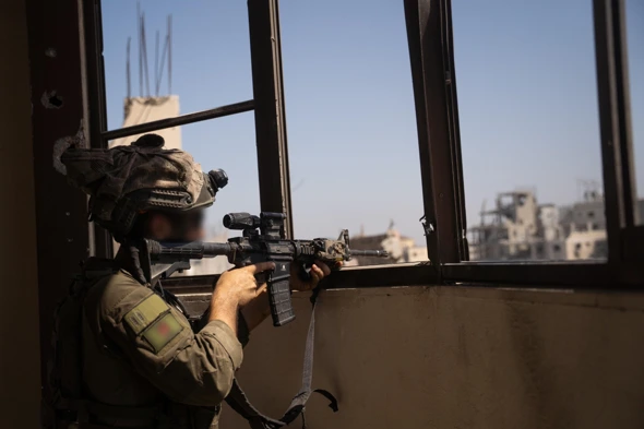 IDFsoldiergirl's tweet image. #IDF 98th Division in the #GazaCity area, eliminated with precision strikes a terrorist head of a #Hamas squad &amp;amp; 3 other terrorists.

Forces of the 162nd Division in the #Gaza City area killed #terrorists in ground combat &amp;amp; air support. #Israel #IDFHeroes #HamasMeansPalestine
