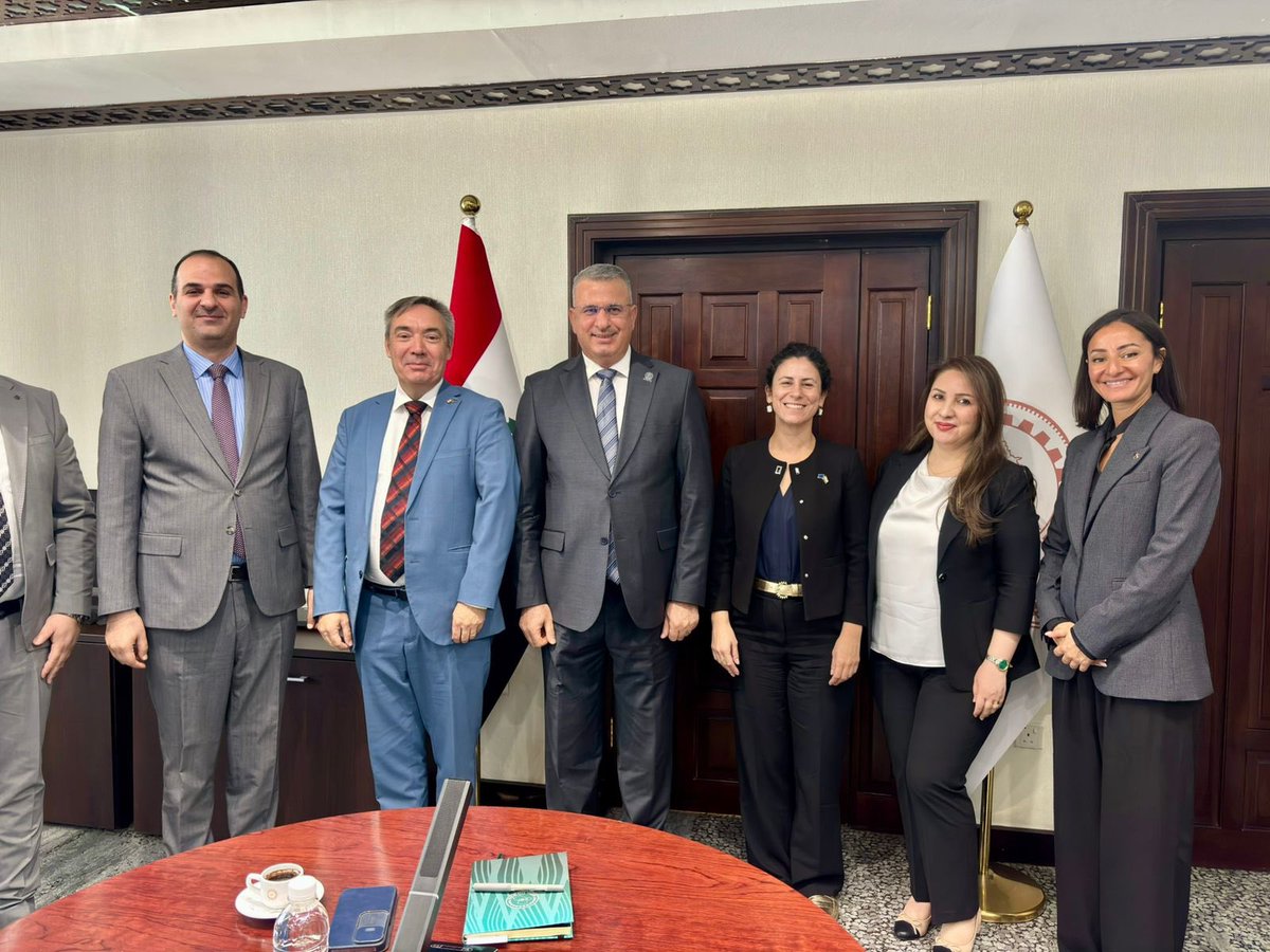 <a href="/EUinIraq/">EU in Iraq 🇪🇺🇮🇶</a> met with Iraq’s Central Bank Deputy Governor 🇮🇶 alongside @anapireseu, Head of Unit for 🇮🇶🇱🇧🇸🇾🇯🇴🇮🇷, to boost financial cooperation &amp; support economic growth. Focus: monetary policy, reforms, &amp; empowering SMEs to create jobs &amp; drive innovation 💡
#EUinIraq