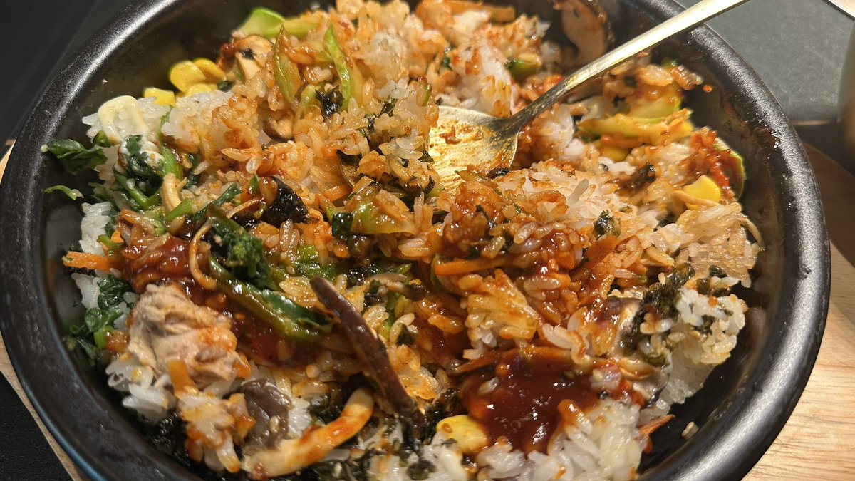 lzwjava's tweet image. jingqiangyu ban fan,  the rice with fish, decorates with small
