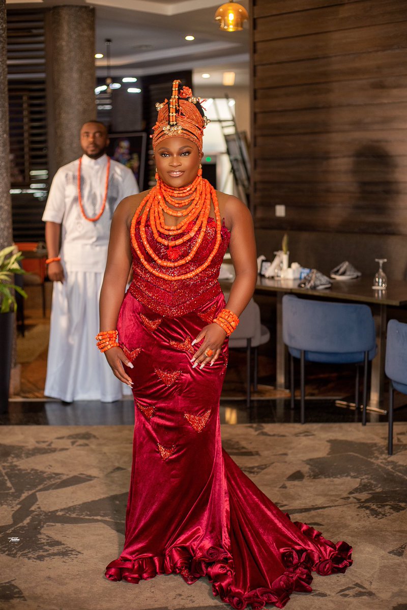 I’m Adeoluwa, A wedding Photographer based in Lagos/Ibadan. 

I’m still accepting bookings for this year and 2026.