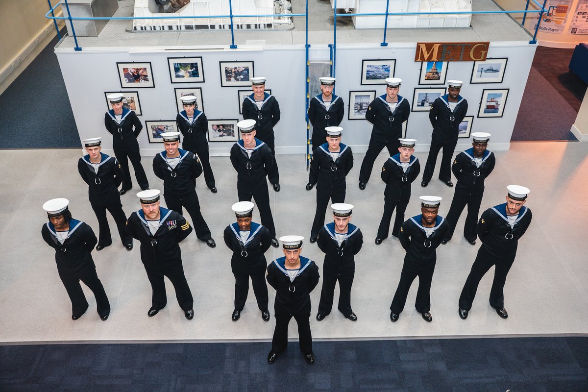 HMSsultan's tweet image. Congratulations to ME150/24/13 on completing the Engineering Technician Initial Career Course @HMSSultan. They're now equipped to join their first Marine Engineering department at sea, supporting @RoyalNavy ships on operations worldwide. 
#awesoME #Apprenticeships