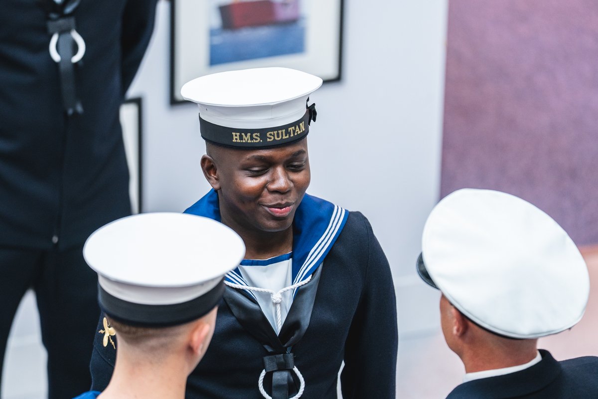 HMSsultan's tweet image. Congratulations to ME150/24/13 on completing the Engineering Technician Initial Career Course @HMSSultan. They're now equipped to join their first Marine Engineering department at sea, supporting @RoyalNavy ships on operations worldwide. 
#awesoME #Apprenticeships