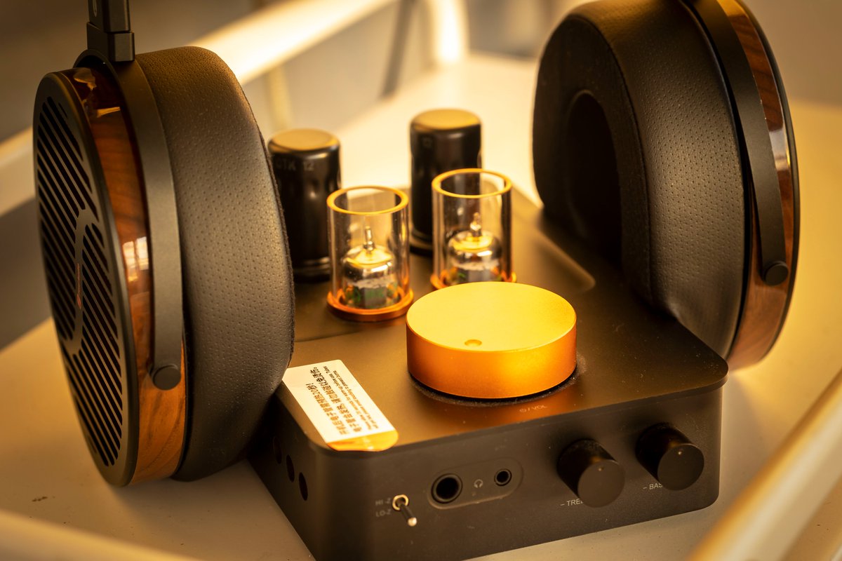 fosi_audio's tweet image. 📸 Huge thanks to JUAN DAPENA PEREZ for his amazing photos of the Fosi Audio i5 Planar Magnetic Headphones! 

We truly appreciate his generosity in letting us share them. 🙏

Check out his full review here 👉 auriculares.org/foro/index.php…

#FosiAudio #i5 #HiFi