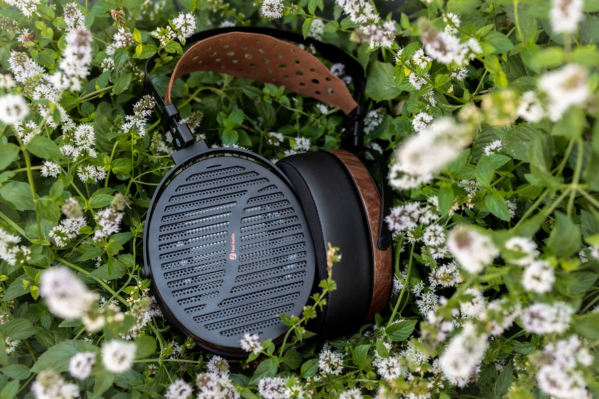 fosi_audio's tweet image. 📸 Huge thanks to JUAN DAPENA PEREZ for his amazing photos of the Fosi Audio i5 Planar Magnetic Headphones! 

We truly appreciate his generosity in letting us share them. 🙏

Check out his full review here 👉 auriculares.org/foro/index.php…

#FosiAudio #i5 #HiFi