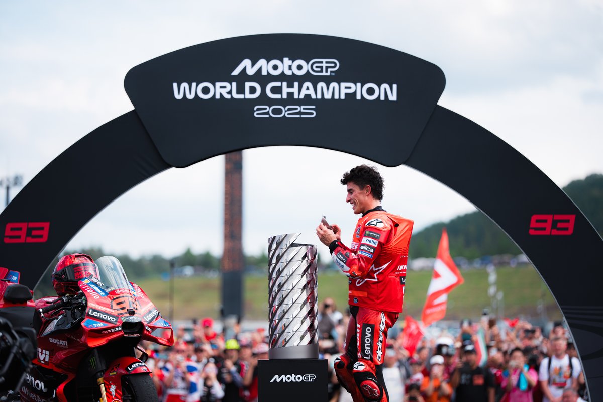 🥇HIJ DOET HET🏆!!

Afgelopen weekend werd Marc Márquez de 2025 MotoGP WERELD KAMPIOEN 🔥

#MonsterEnergy #MotoGP #MoreThanANumber