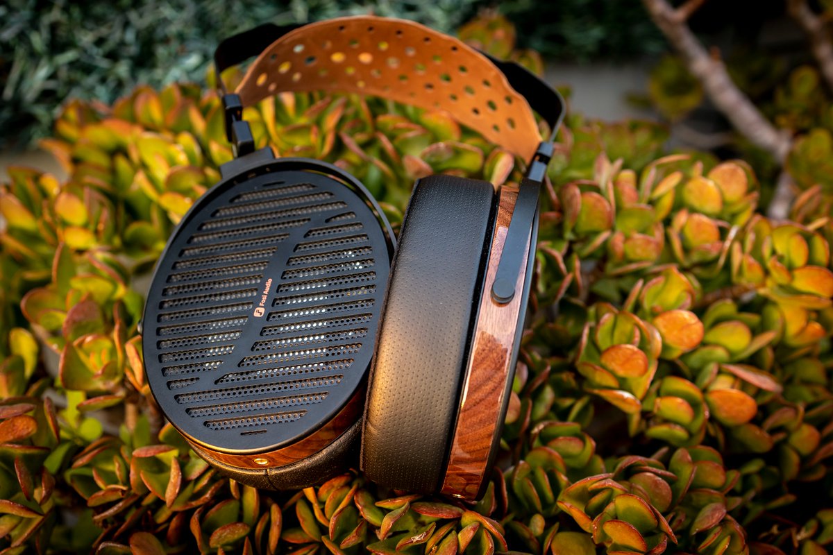 fosi_audio's tweet image. 📸 Huge thanks to JUAN DAPENA PEREZ for his amazing photos of the Fosi Audio i5 Planar Magnetic Headphones! 

We truly appreciate his generosity in letting us share them. 🙏

Check out his full review here 👉 auriculares.org/foro/index.php…

#FosiAudio #i5 #HiFi