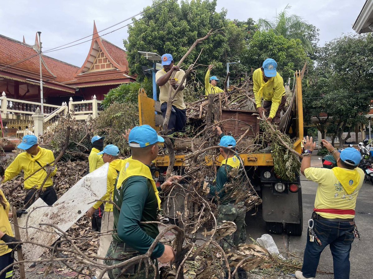 Engi2418's tweet photo. เมื่อวันที่ 29 ก.ย.68 ช.พัน.1 ได้จัด
กําลังพลจิตอาสาพระราชทาน
จำนวน 15 นาย ร่วมกับสำนักงานเขตบางกะปิ ร่วมจัดกิจกรรมจิตอาสาพัฒนาทำความสะอาดปรับปรุงภูมิทัศน์ เก็บขยะชิ้นใหญ่ และล้างทำความสะอาดพื้นในลานวัด เพื่อก่อให้เกิดภูมิทัศน์ ที่สวยงามเป็นระเบียบเรียบร้อย ณ วัดพระไกรสีห์ (น้อย) https://t.co/3t6wejj0Ou