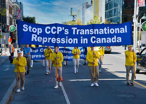 法輪功多倫多反迫害遊行　呼籲停止中共跨國鎮壓
二零二五年九月二十八日中午，多倫多近千名法輪功學員在當地市中心舉辦和平反迫害遊行活動，向民眾揭露中共迫害法輪功學員的罪行，並呼籲各界關注並制止中共跨國鎮壓海外法輪功學員。
big5.minghui.org/mh/articles/20…