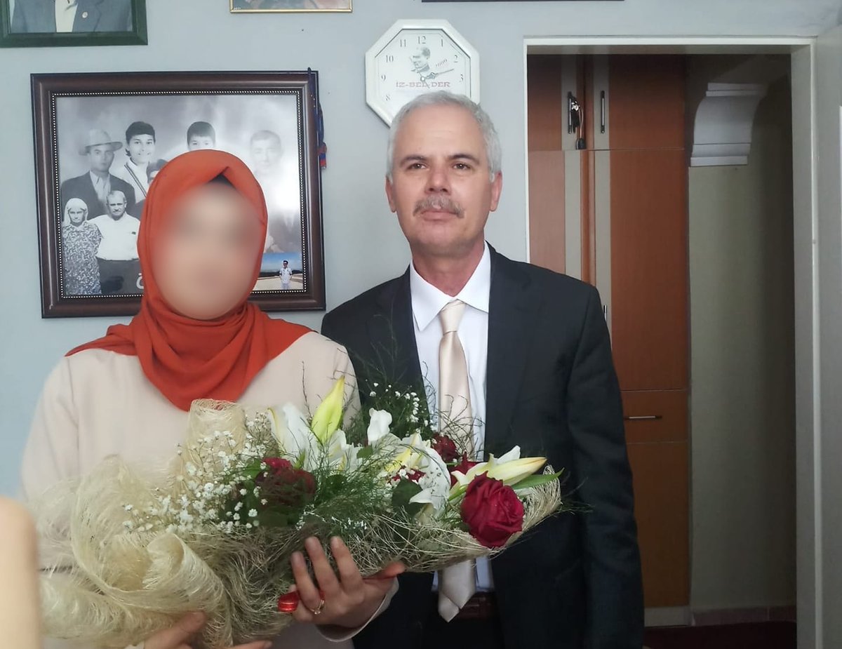 TUTUKLU AVUKATIN AYAĞI KESİLECEK 

Üç ay aydır Denizli T Tipi Cezaevinde tutuklu olan ve 6 Eylül'de yoğun bakıma kaldırılan Av. Süleyman Yıldırım'ın zamanında tedavisi yapılmadığı için bugün sol ayağı diz altından itibaren kesilecek. 

Adamı hapiste sakat bıraktınız. Bu ihlalden