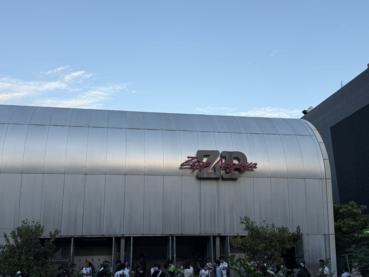 KT_20211007's tweet photo. 久々にポストしますが、
今日、リョクシャカのライブ来ています！
実は、Zepp行くの初めてなんです！

 #緑黄色社会 https://t.co/yrSlcFIrr9