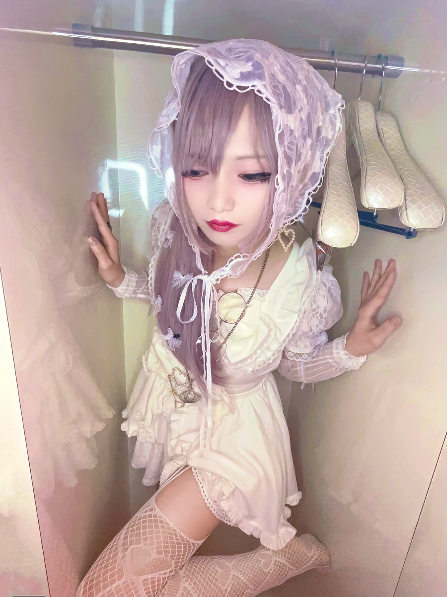 c1_nono's tweet photo. みんなギター練習してる？🐰 https://t.co/E5pEdJlv3g