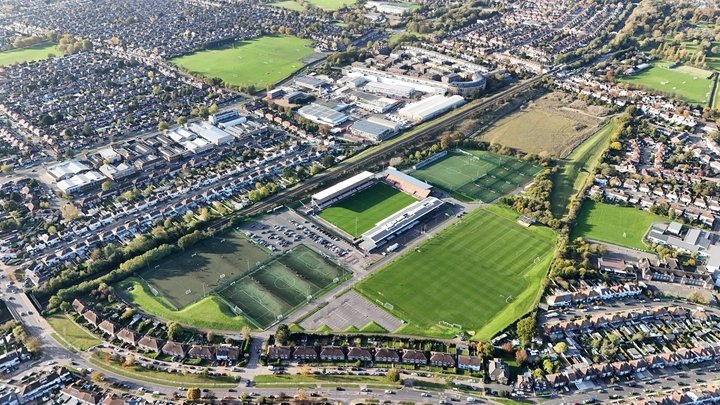 TheHiveLondon's tweet image. We would like to inform you that the Whitchurch Lane entrance near Canons Park Station will be closed for the time being due to ground works. 

#WhitchurchLane #Closure #GroundWorks #CamroseAvenueEntrance #SupportersAppreciation 

Sincerely,
The Hive London Team