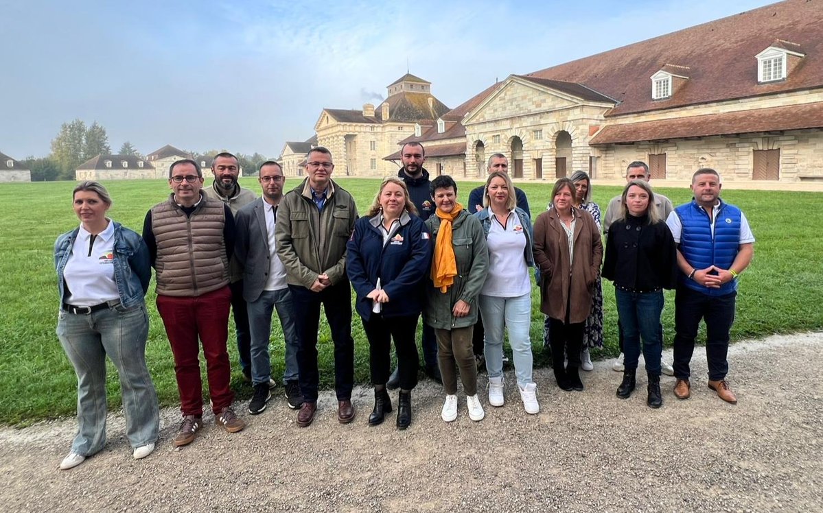 UDSP58's tweet image. Depuis hier une délégation de #udsp58  et du @SDIS58 est présente au séminaire sur le #volontariat  organisé par l&apos; Union régionale des 🧑‍🚒 de @bfc_region dans le département du @DoubsTourisme en présence de @BoslandJP président de la fédération nationale des @PompiersFR.