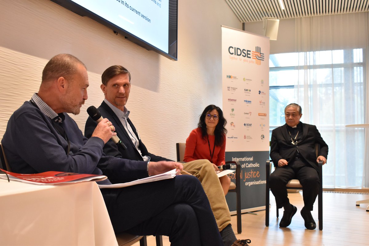 CIDSE's tweet image. 🎯 Yesterday at the EP, Prof. Jäger presented new evidence: the #CSDDD brings major economic benefits for Europe🌍  

This is about building fairer, more sustainable futures.

Study 👉 buff.ly/ZQDV8QK