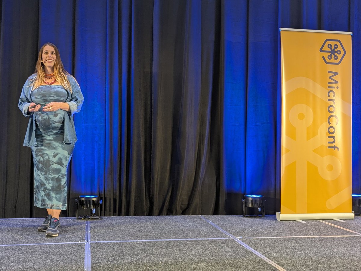 paulkoer's tweet photo. @hanne_tt on automating marketing tasks with AI to 10x marketing for small teams at #MicroConf https://t.co/J99RA093V4