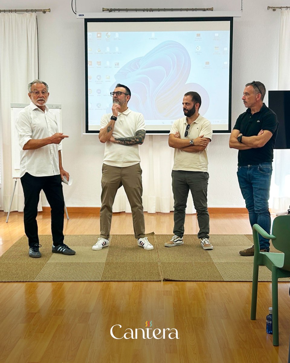 Sala Cantera 2025 💪

En la inauguración nos acompañaron nuestros compañeros pimpis Juanjo Perles, Miguel Pavón y Abel, junto a Elena Cobos.

Porque formar y dar oportunidades también es nuestra manera de cuidar de Málaga.  ❤️