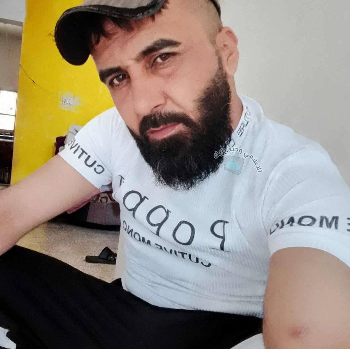 NemesisSYR_'s tweet photo. ⛔ سلطة الأمر الواقع الإجرامية تواصل استهداف المدنيين..
مقتل الشاب هيثم عبد العزيز يوسف من قرية تبة حنا – ريف تلكلخ، على يد عناصر حاجز المشرفة المستورة..
تمت إهانته وشتم طائفته الكريمة علنًا لمجرد أنه علوي، ثم أُطلق الرصاص على رأسه وقدميه بدم بارد.
هذا المشهد يجسد نهجًا ممنهجًا ضد العلويين: قتل، تهجير، خطف، وتجويع… دون أي رادع أو محاسبة.
«سلطة الأمر الواقع» تحولت إلى ميليشيا طائفية تستهدف المدنيين بدل حمايتهم.
The criminal “de facto authority” continues targeting civilians:
Young man Haitham Abdul Aziz Youssef, from Tabbah Hanna – rural Talkalakh, was executed at the Mashrafat Al-Mastoura checkpoint.
He was insulted, his sect openly cursed simply for being Alawite, then shot in the head and legs in cold blood.
This reflects a systematic policy against Alawites: killing, displacement, abduction, and starvation— all without accountability.
The so-called “de facto authority” has turned into a sectarian militia persecuting civilians instead of protecting them.
#سوريا #حمص #تلكلخ #المشرفة #العلويين #الجولاني #جرائم #ابادة
#Syria #Homs #Talkalakh #Mashrafa #Alawites #Jolani #Crimes #Genocide