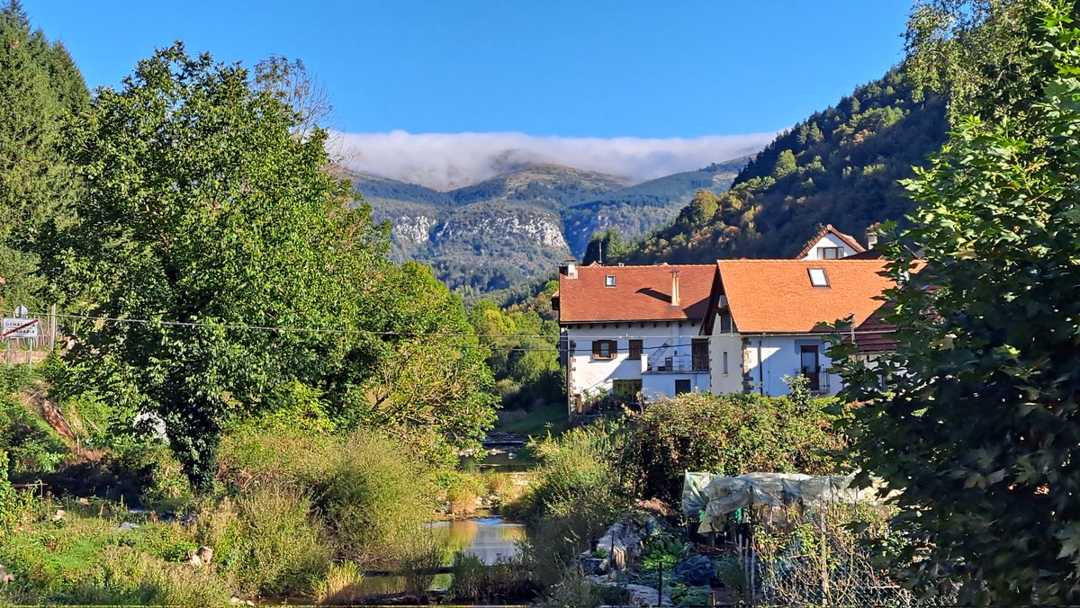 Último día de septiembre con tiempo seco y soleado en el #PirineoNavarro.