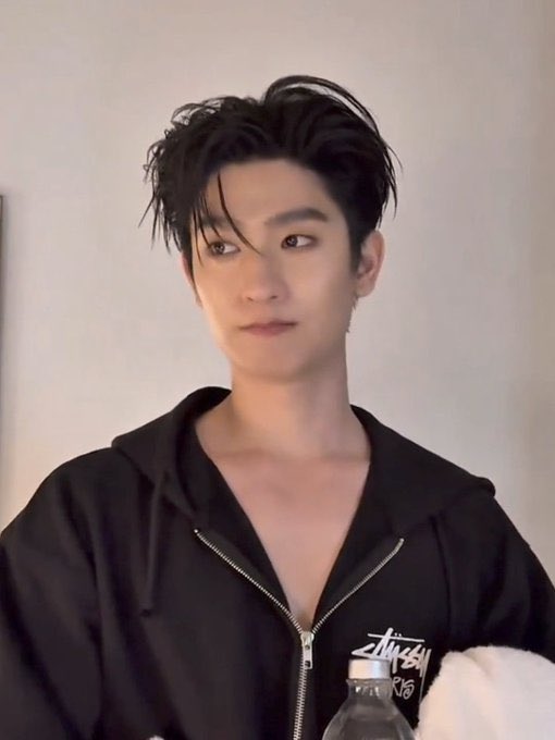 leemistletho's tweet photo. นี่ชอบเวลาฮีงอแง หรือแบบว่า เป็นเบบี๋ตัวเร้กๆๆอ้อนน้องก้องนะ อือ งอแงได้อ้อนได้ ถึงอย่างงั้นก้องก็ตามใจอะตามโอ๋อะ 

#thomaskong #โทมัสก้อง https://t.co/ILjXtGyZ2f